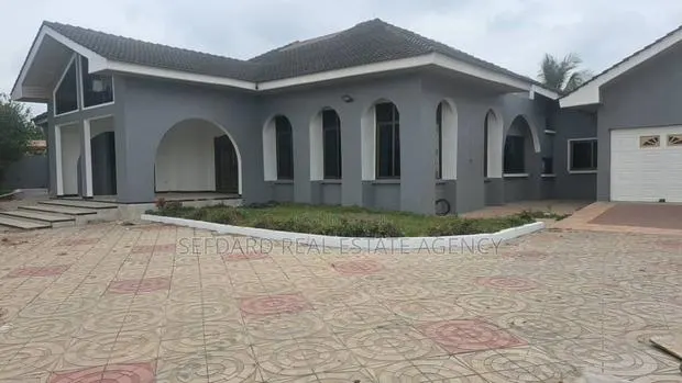 5bdrm House in Sefdard Properties, Kwabenya for rent · Photo 1