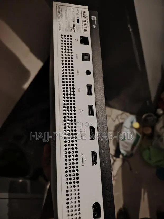 Xbox One S · Photo 1