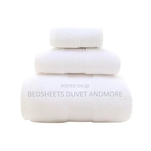 White Towel Set · Photo 1