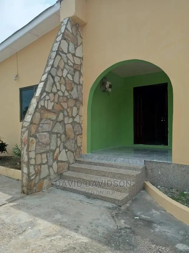 3bdrm Mansion in Executive 3 Bedroom, Tema Metropolitan for rent · Photo 1