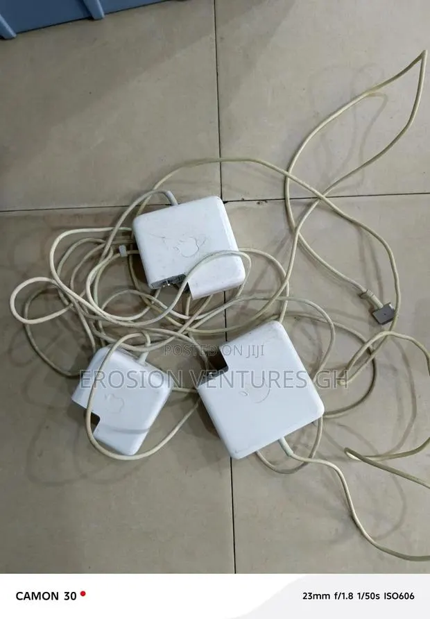 Macbook Pro Charger · Photo 1