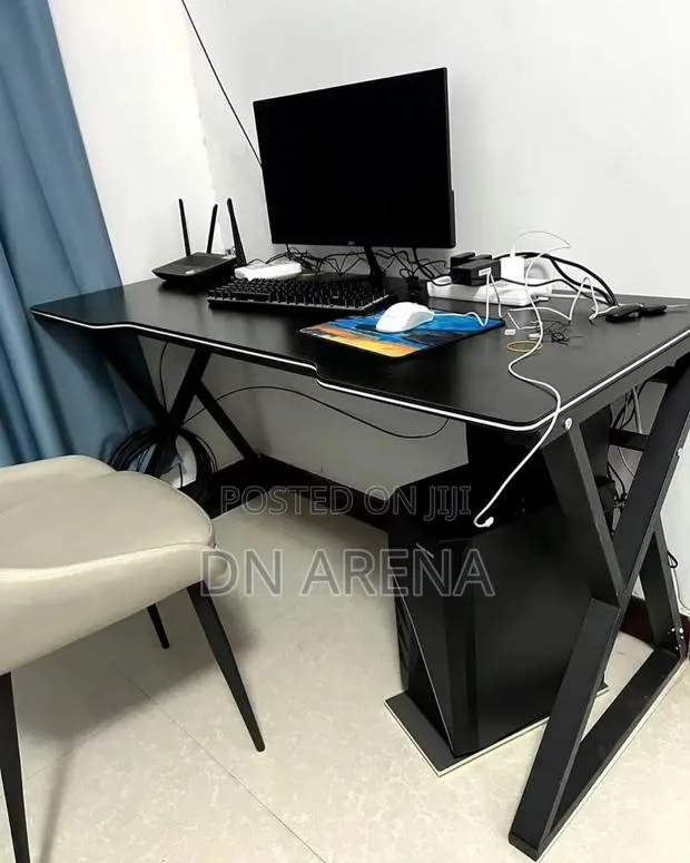 Gaming/ Office / Conference/ Study / Personal Desk · Photo 1