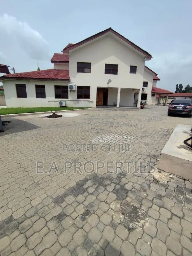 15bdrm Duplex in Ea Properties, Shopping Arcade Area for rent · Photo 1