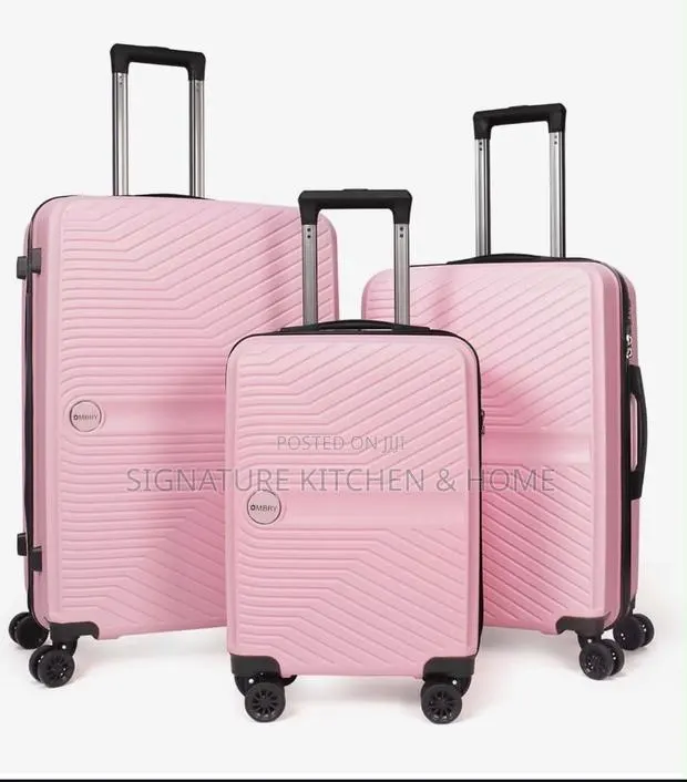 3 Piece Luggage Set · Photo 1