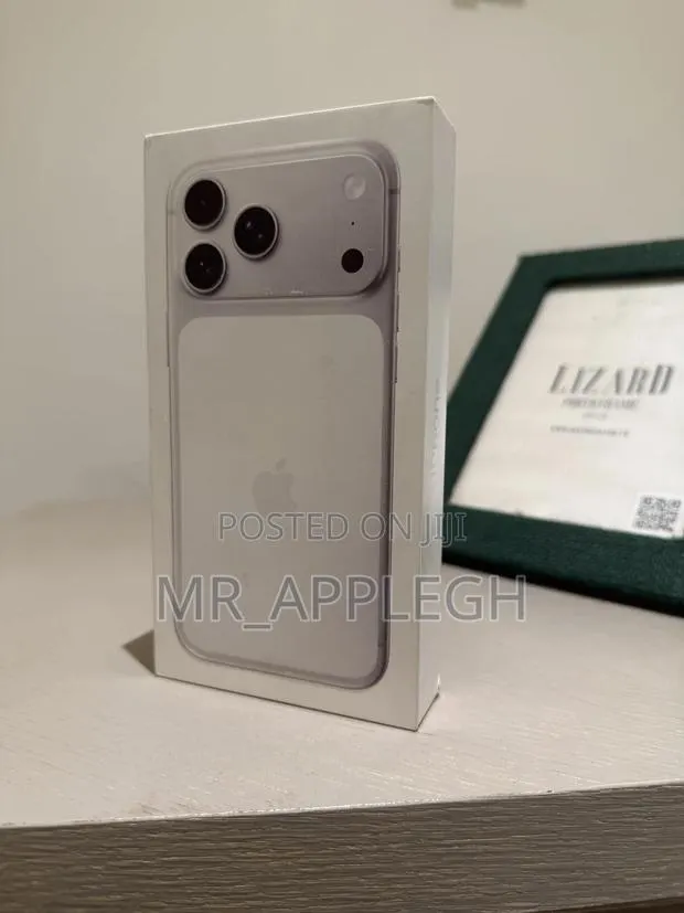 New Apple iPhone 17 Pro Max 512 GB Silver · Photo 1
