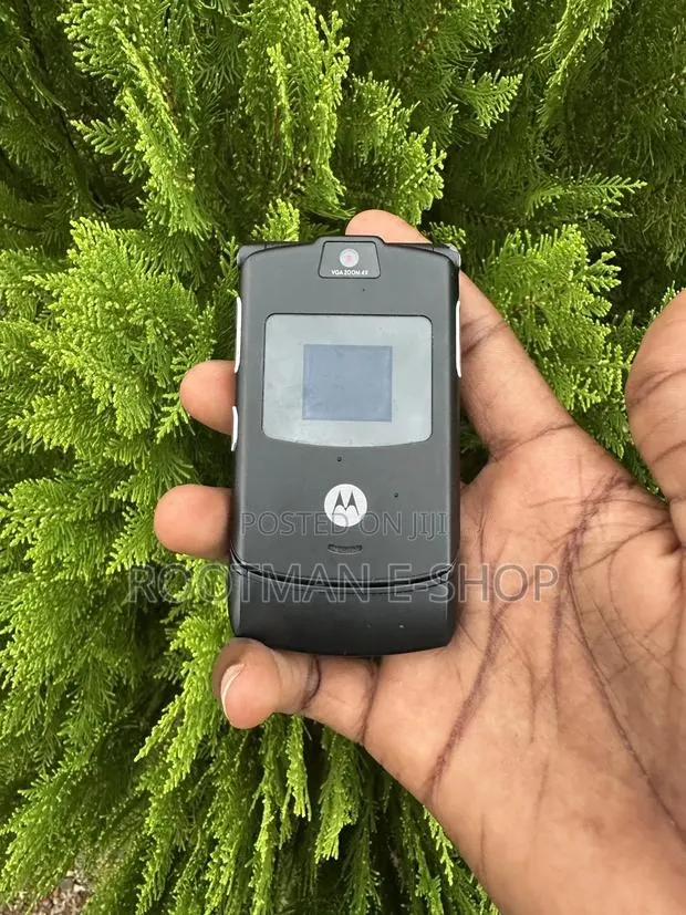 Motorola RAZR V3 Black · Photo 1