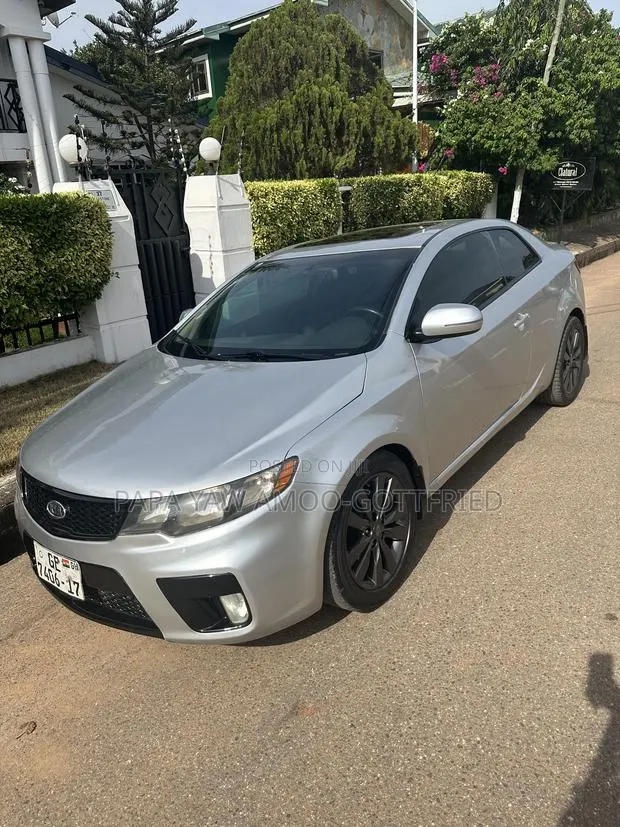 Kia Forte 2012 Silver · Photo 1