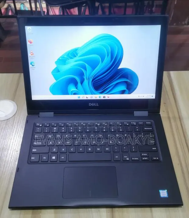 Laptop Dell Latitude 3390 2-in-1 8GB Intel Core i5 HDD 500GB · Photo 1
