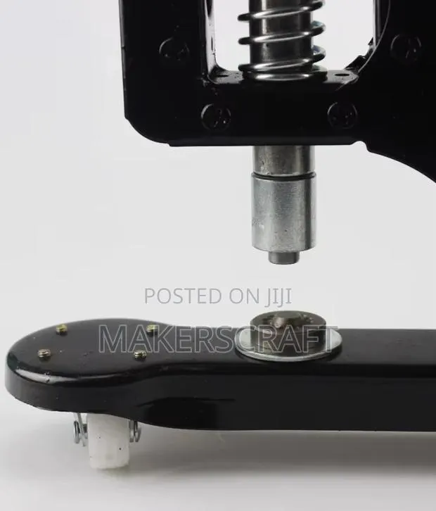 Eyelet Punching Machine · Photo 2