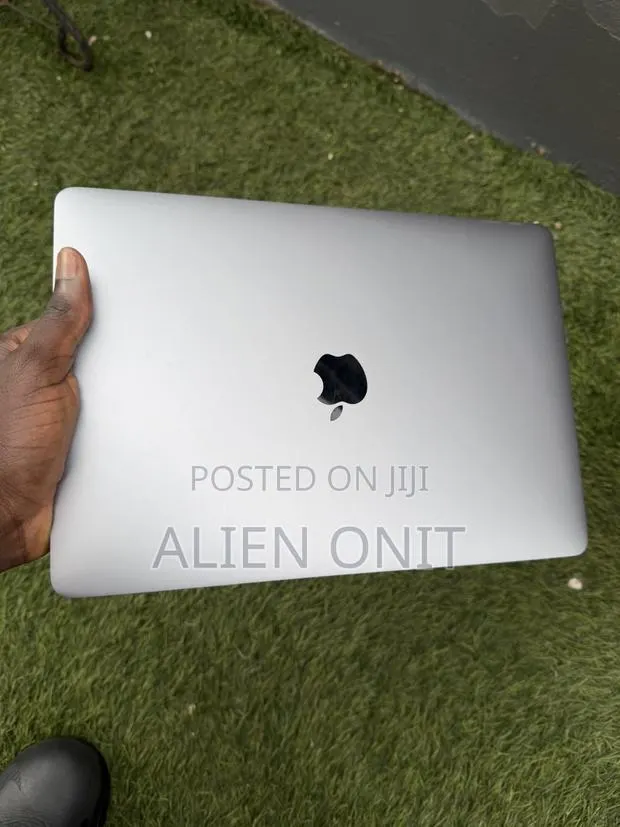 Laptop Apple MacBook Pro 2019 8GB Intel Core i5 SSD 128GB · Photo 1