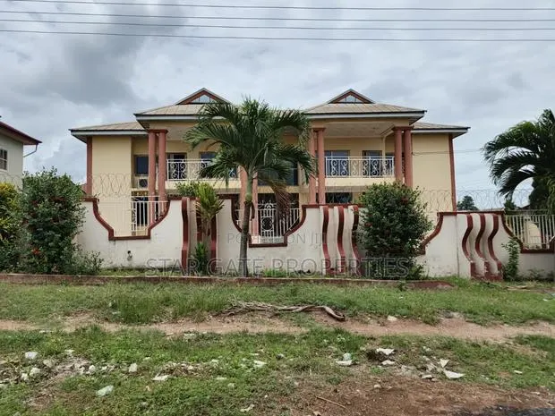 8bdrm House in Ejisu for sale · Photo 1