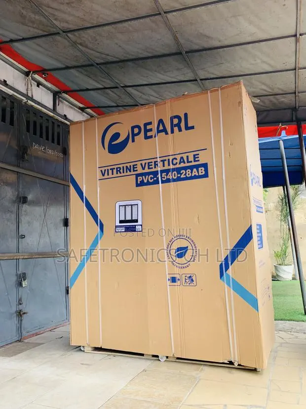Check Out Pearl PVC-1540-28ab 780l Three-Door Display Fridge · Photo 1