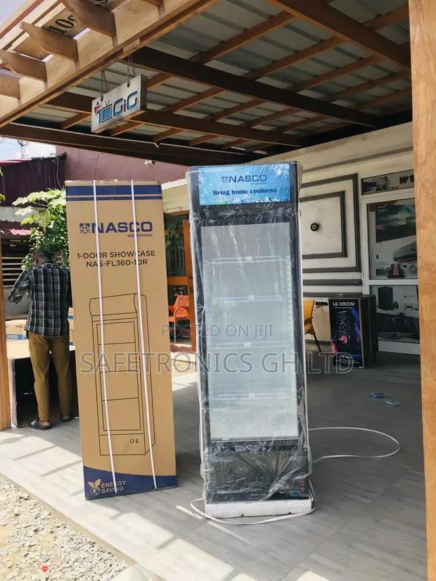 Nasfl400-1dr Glass Singledoor Display Nasco Fridge · Photo 1