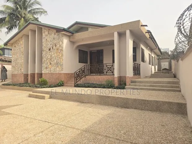 4bdrm House in Nyankyerenyease, Kumasi Metropolitan for sale · Photo 1