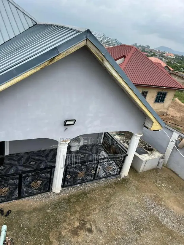 5bdrm House in Amasaman for sale · Photo 1