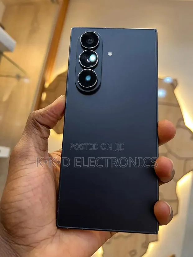 Samsung Galaxy Z Fold7 256 GB Black · Photo 1