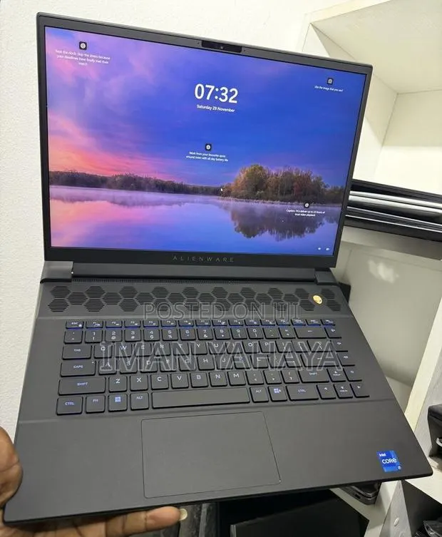 Laptop Dell Allenware M15 R5 16GB Intel Core i7 SSD 1T · Photo 1