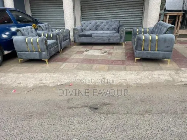 Luxurious Brand New Sofas Set Available · Photo 1