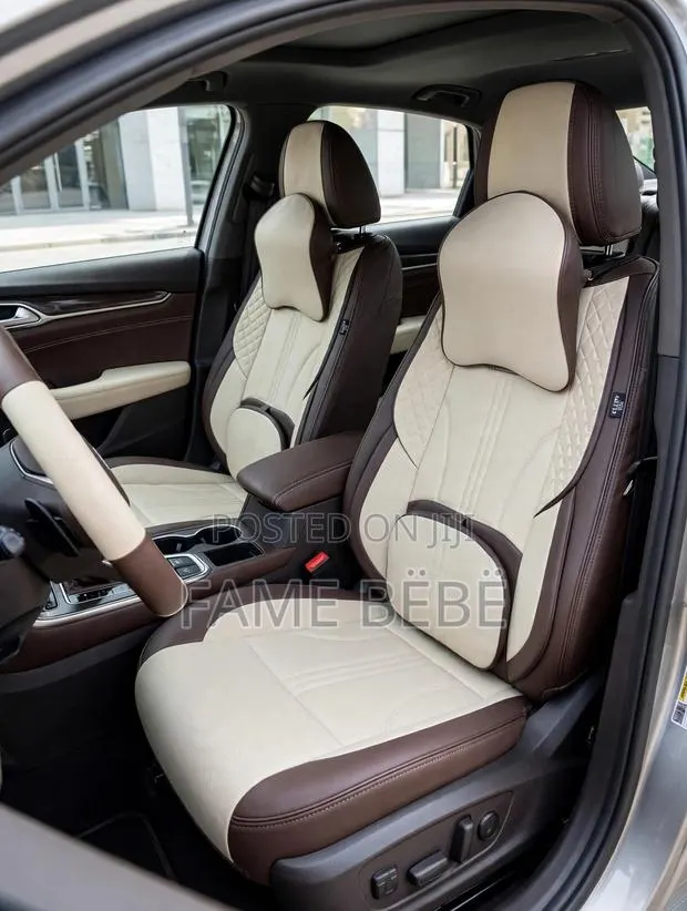 Premium Luxury Car Seat Cover Set - Beige & Brown · Photo 1
