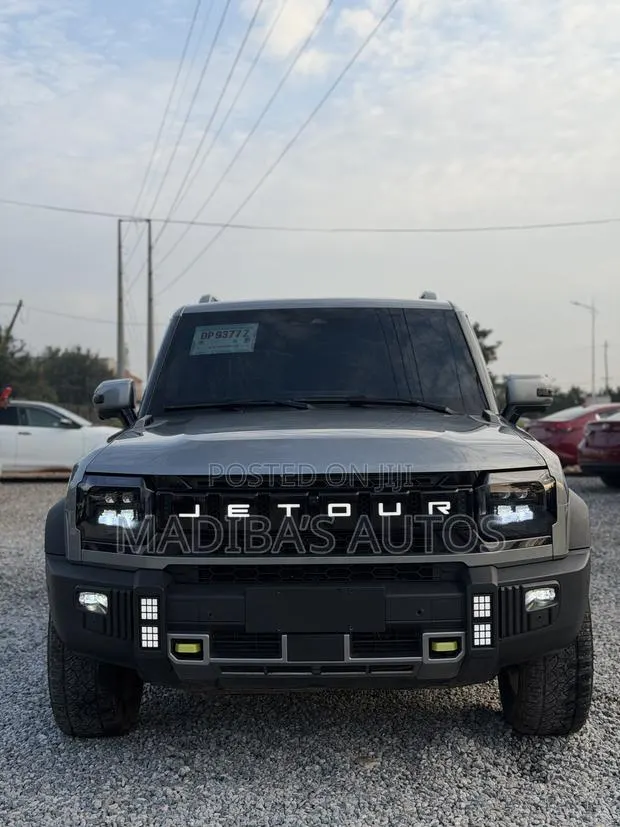 Jetour T2 2.0 Petrol AWD 2025 Silver · Photo 1