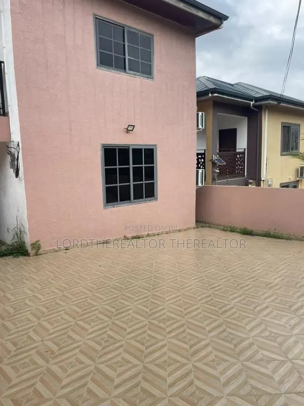 3bdrm Duplex in Pokuase for rent · Photo 1