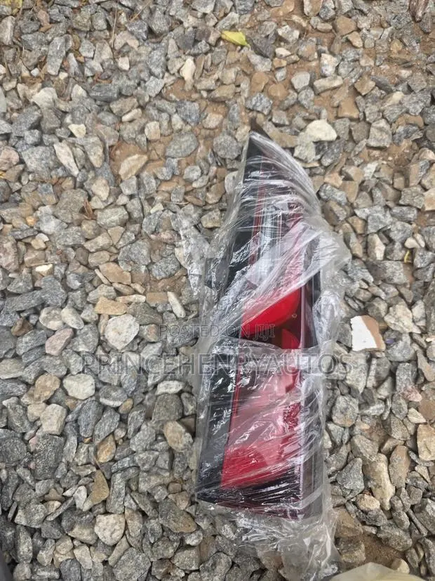 2023 Honda CRV Inner Tail Light Left · Photo 1