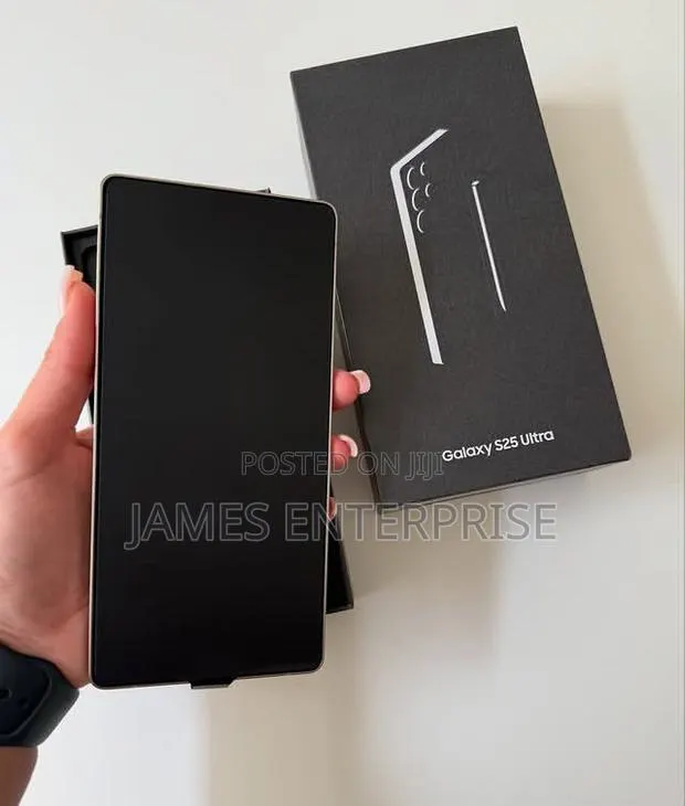 New Samsung Galaxy S25 Ultra 1 TB Black · Photo 1