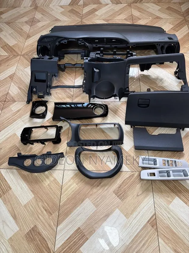 Toyota Vitz 2016 Dashboard · Photo 1