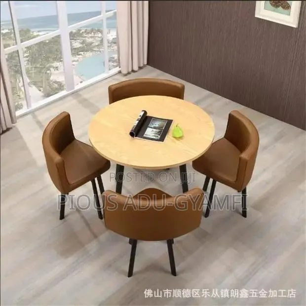 Dinning Table · Photo 1