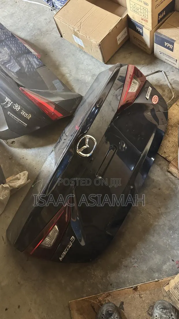 Mazda 3 2014,2015,2016,2017,2018 Saloon Boot / Tailgate Complete · Photo 1