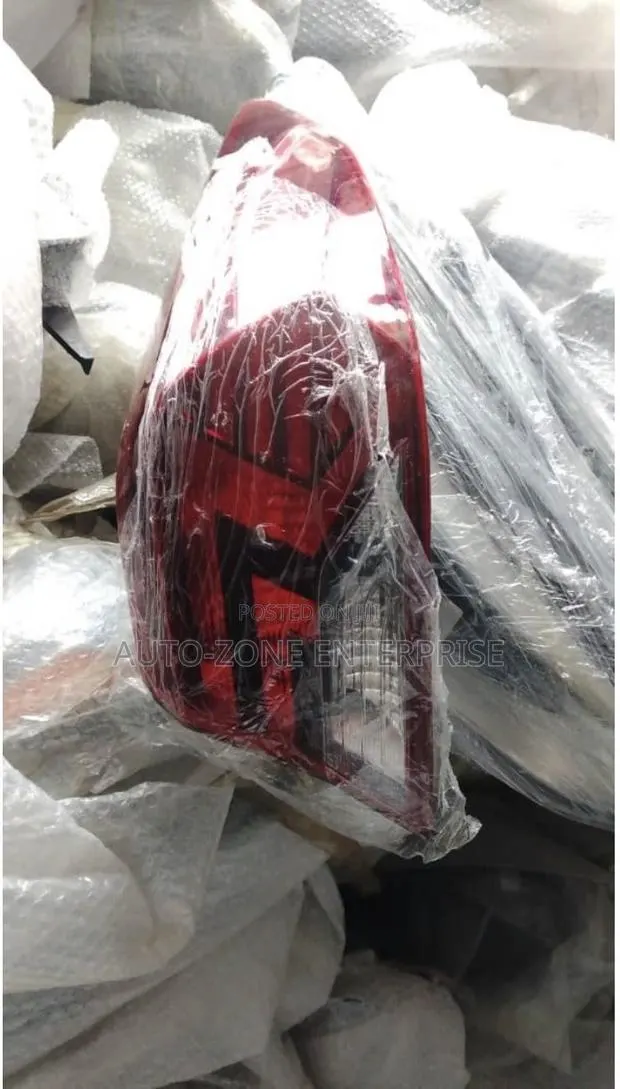 Hyundai Elantra 2019 2020 Taillight · Photo 1