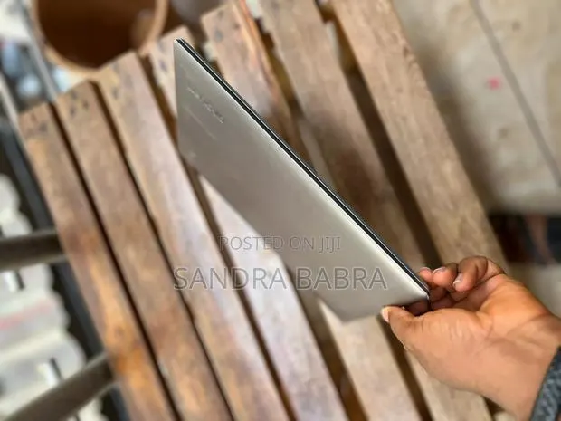 New Laptop Lenovo 100e 4GB Intel SSD 32GB · Photo 1