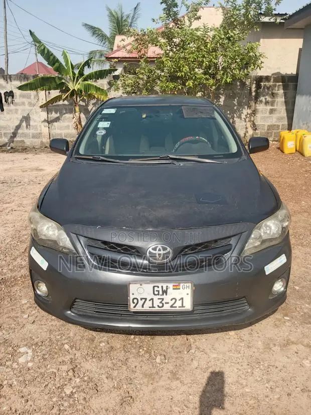 Toyota Corolla 2013 Black · Photo 1