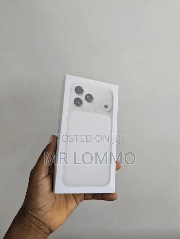 New Apple iPhone XS Max 256 GB White · Photo 1