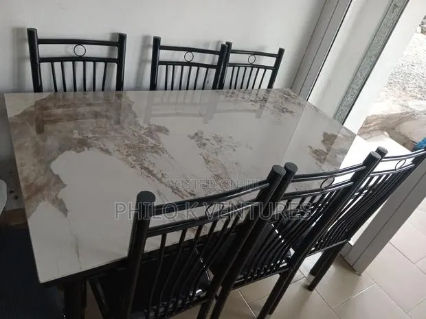 Designer Dining Set · Photo 1