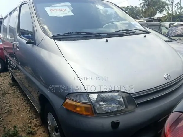 Toyota HiAce 1999 Silver
