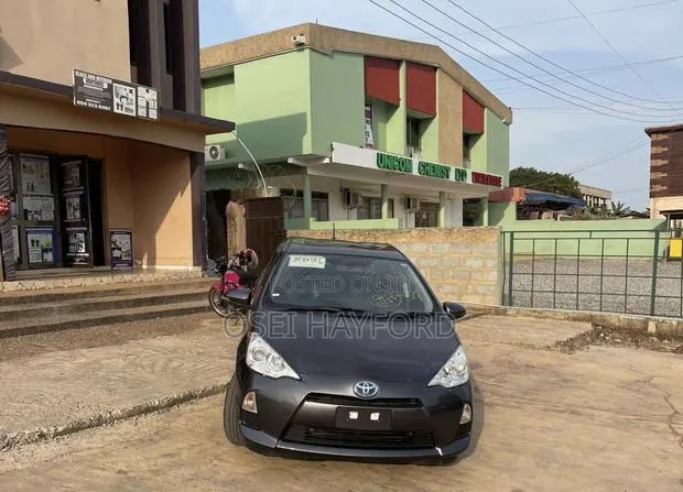 Toyota Aqua 2014 · Photo 1