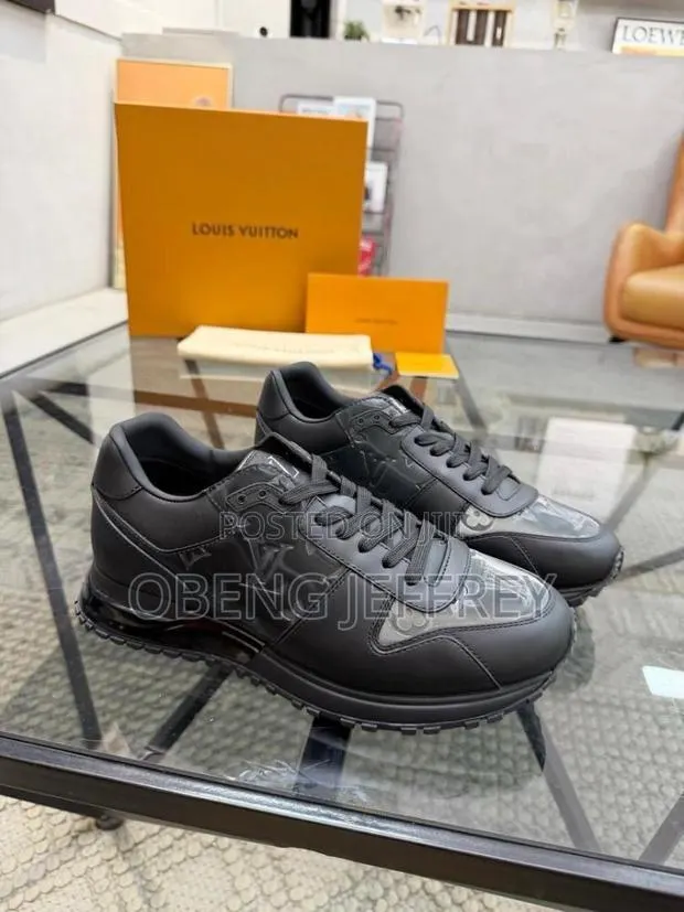 Original Louis Vuitton Run Away Black · Photo 1