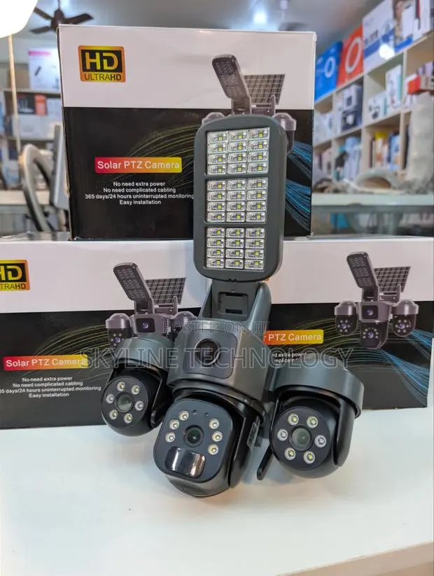 3 Lens High Quality 4G Camera With Solar · Photo 1