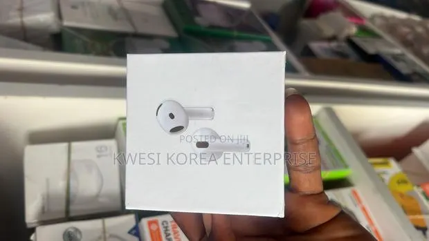 Airpods Pro 4 · Photo 1