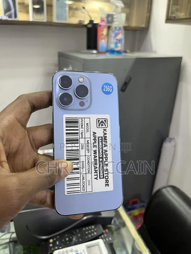 Apple iPhone 13 Pro 256 GB Blue · Photo 1