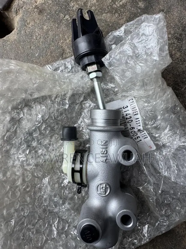 Toyota LandCruiser Pickup Mark2,Trooper, LC79 Toyota Clutch Slave Pot · Photo 1