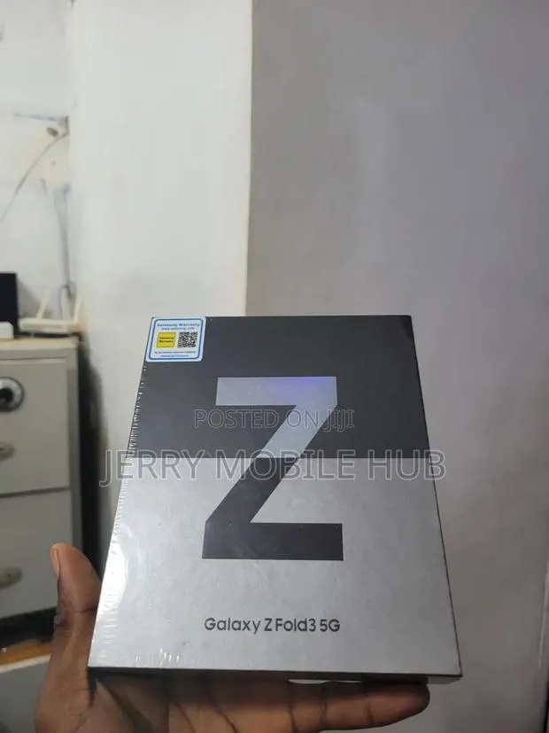 New Samsung Galaxy Z Fold 3 256 GB · Photo 1