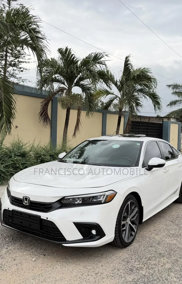 Honda Civic Touring CVT 2024 White · Photo 1
