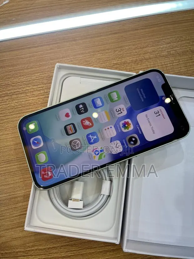Apple iPhone 12 128 GB Green · Photo 1