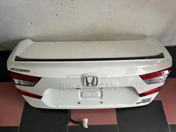 Honda Accord 2018 2019 2020 2021 2022 Boot/Tailgate Complete · Photo 1