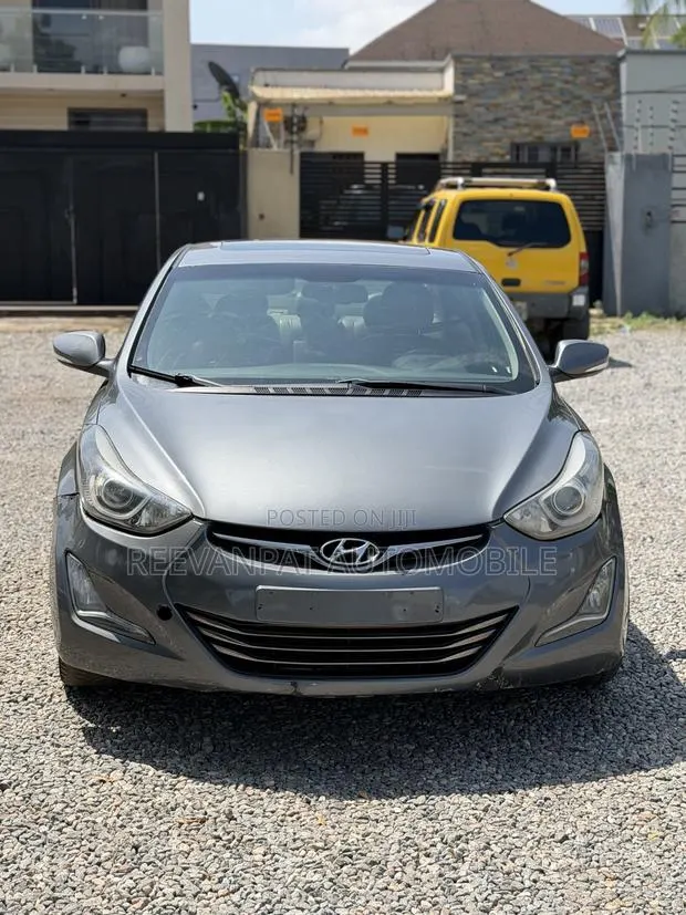 Hyundai Elantra 2015 Silver · Photo 1