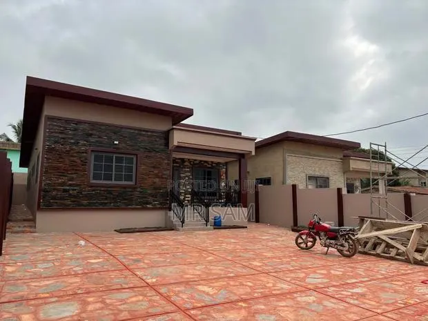 3bdrm House in Sam Properties, Mallam for sale · Photo 1