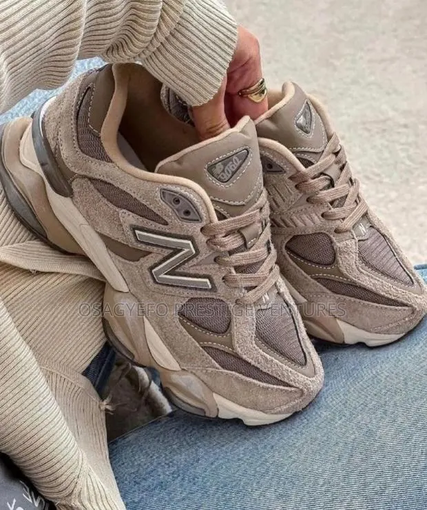 Quality New Balance 9060 Suede Brown · Photo 1