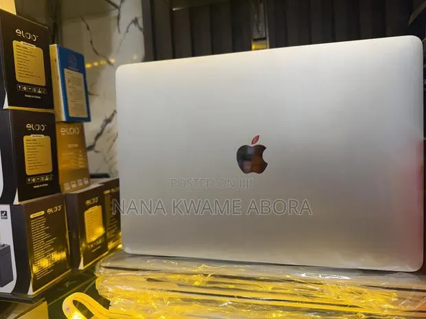 Laptop Apple MacBook Pro 2017 8GB Intel Core i5 SSD 256GB · Photo 1